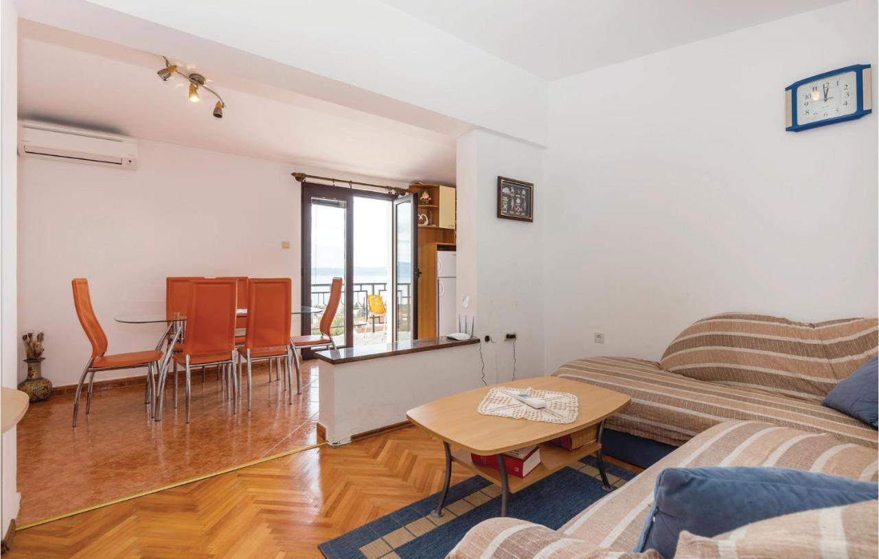 Three-Bedroom Apartment in Novi Vinodolski Buitenkant foto