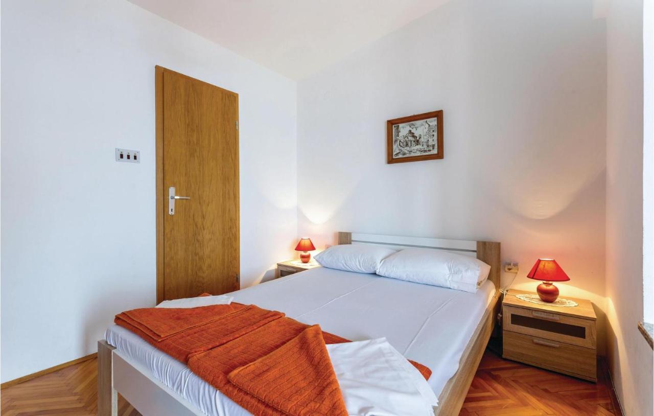 Three-Bedroom Apartment in Novi Vinodolski Buitenkant foto