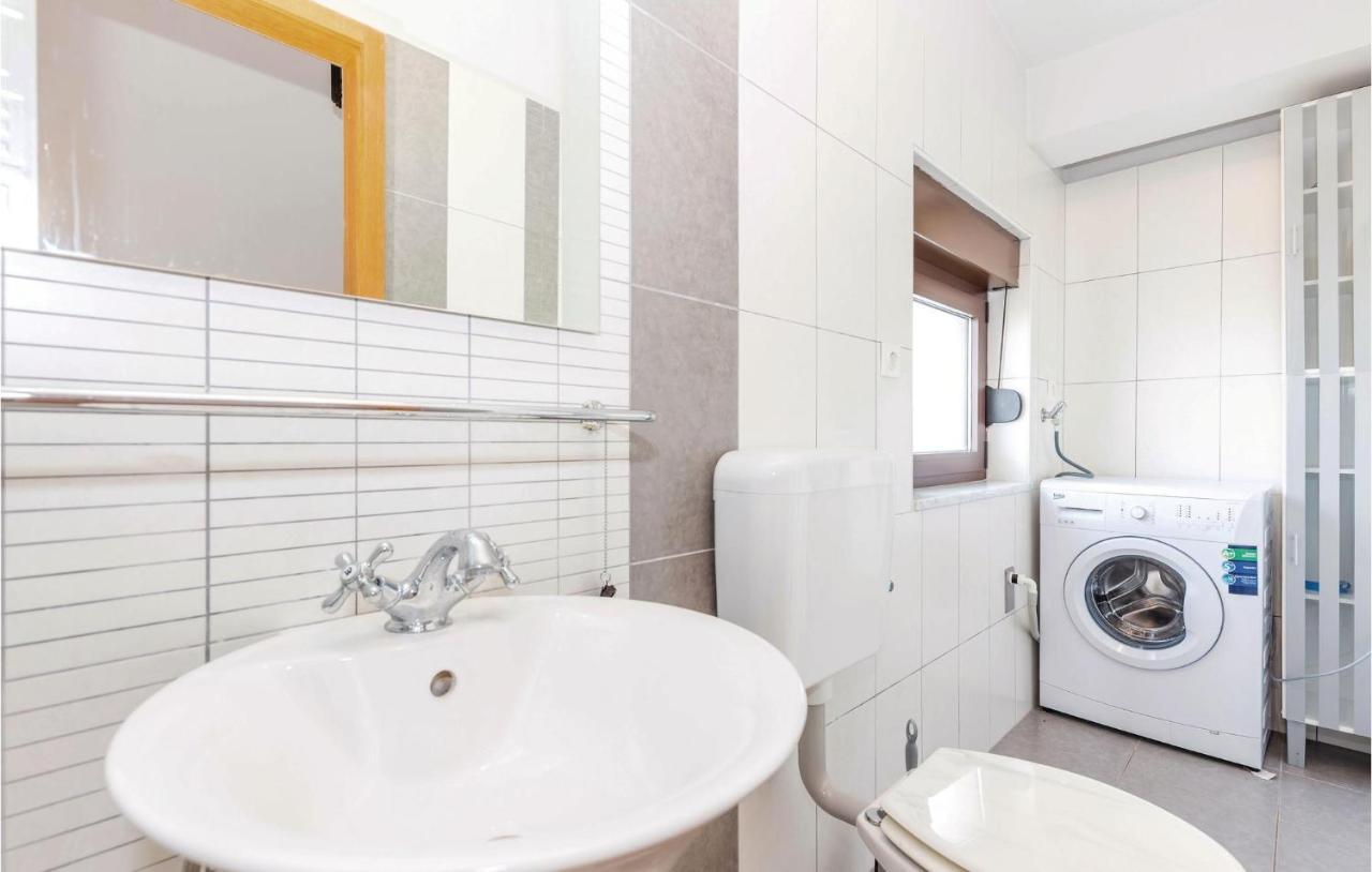 Three-Bedroom Apartment in Novi Vinodolski Buitenkant foto