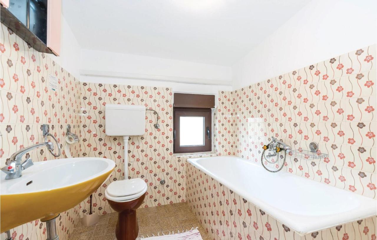 Three-Bedroom Apartment in Novi Vinodolski Buitenkant foto