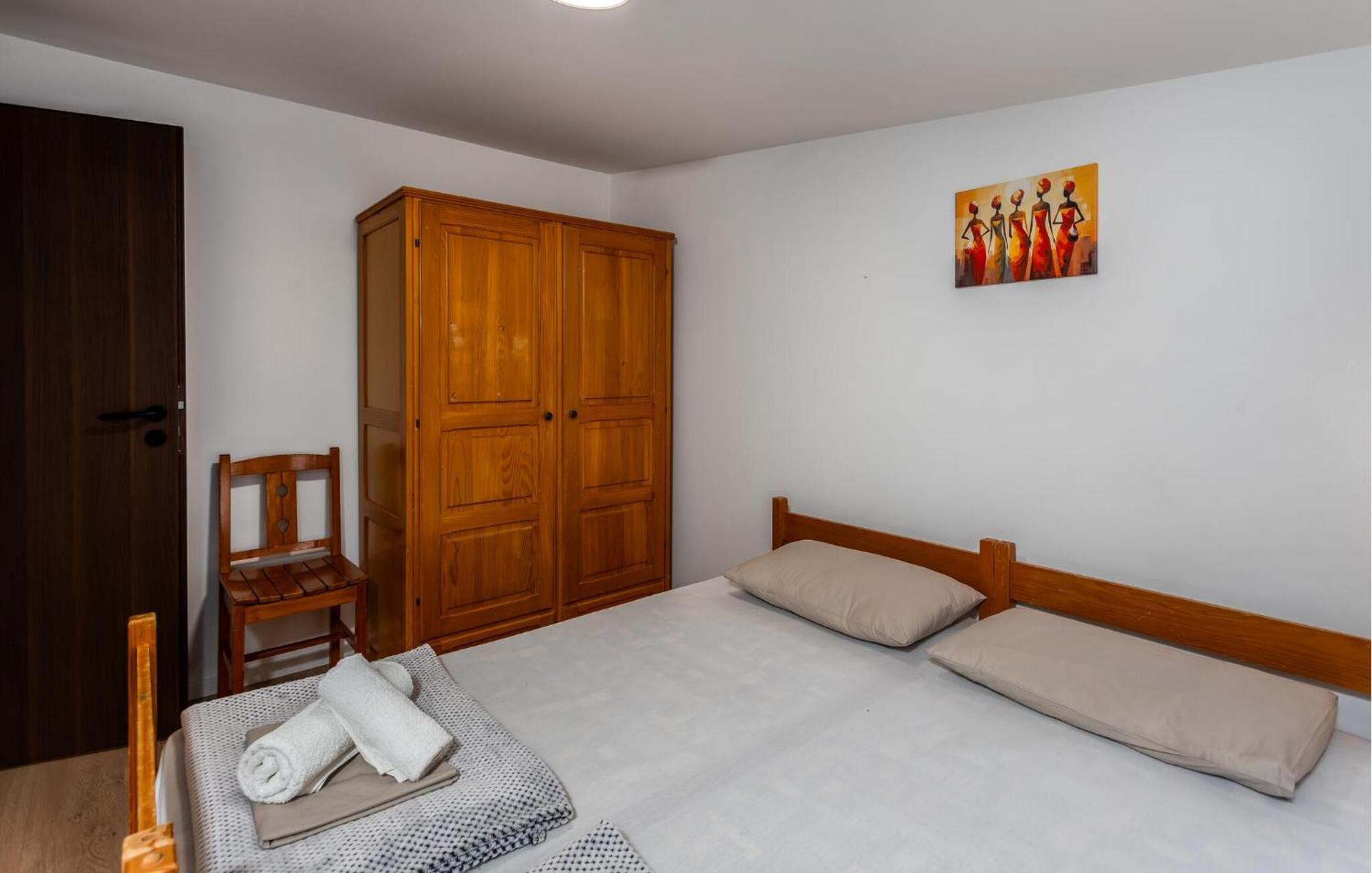 Three-Bedroom Apartment in Novi Vinodolski Buitenkant foto