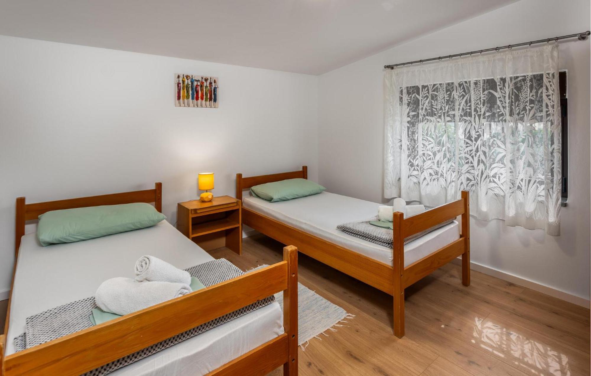 Three-Bedroom Apartment in Novi Vinodolski Buitenkant foto