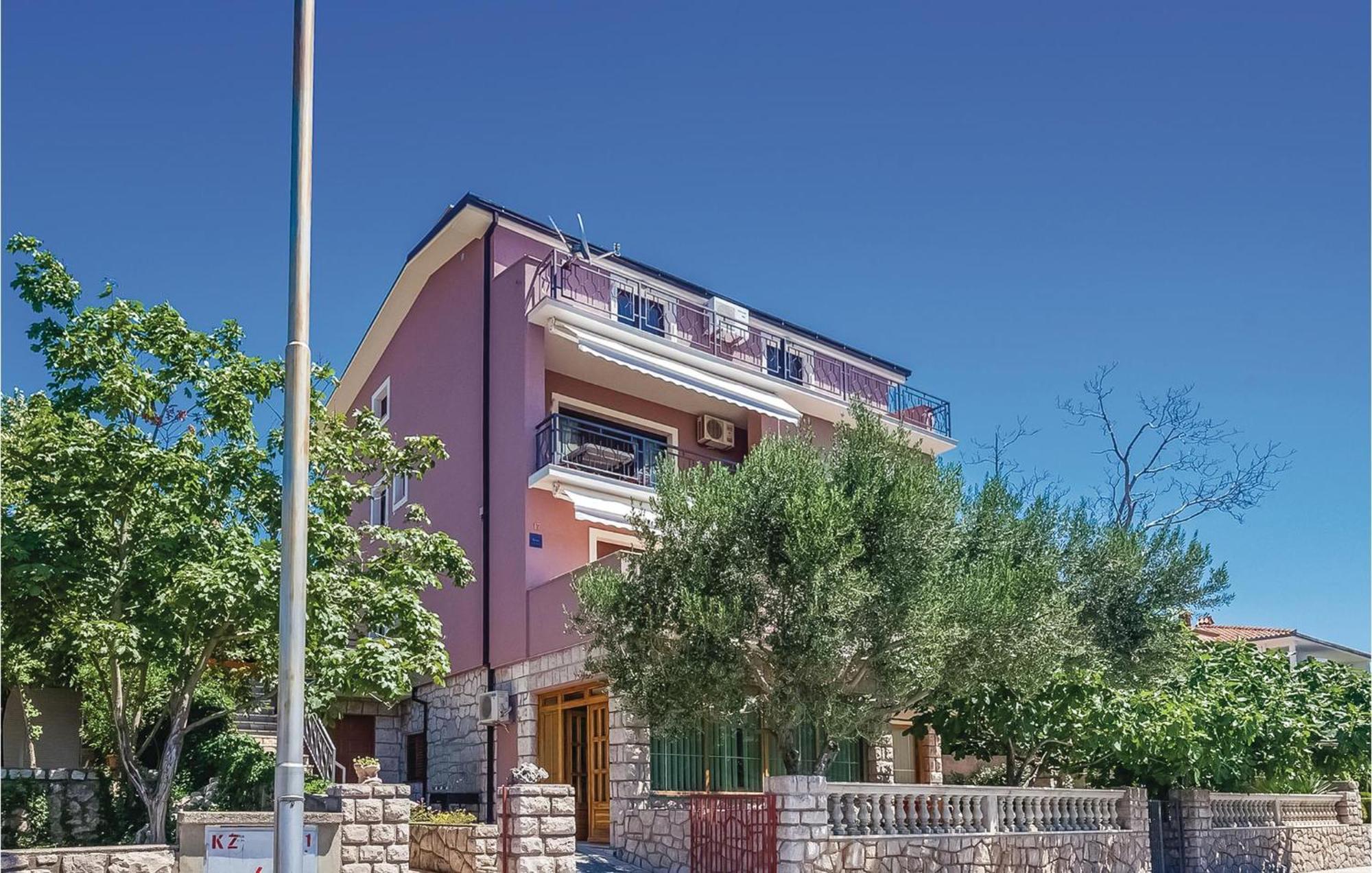 Three-Bedroom Apartment in Novi Vinodolski Buitenkant foto